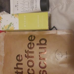 Bodyscrub and face serum